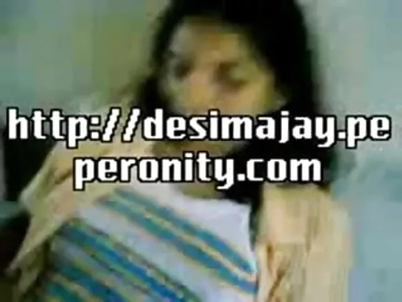 സെക്‌സി സിനിമ കാണാൻ ദമ്പതികളുടെ സെൽഫി വീഡിയോ