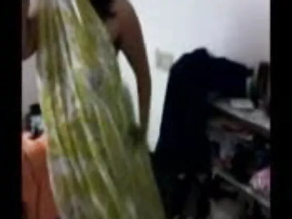വിവാഹിതയായ ഭാര്യ ഇന്ത്യ കാമുകനൊപ്പം ഇന്ത്യൻ ഭാര്യ: വൈകുന്നേരത്തോടെ അവൾ ഹിന്ദിയിൽ ഒരു സെക്സി സിനിമ അയച്ചു