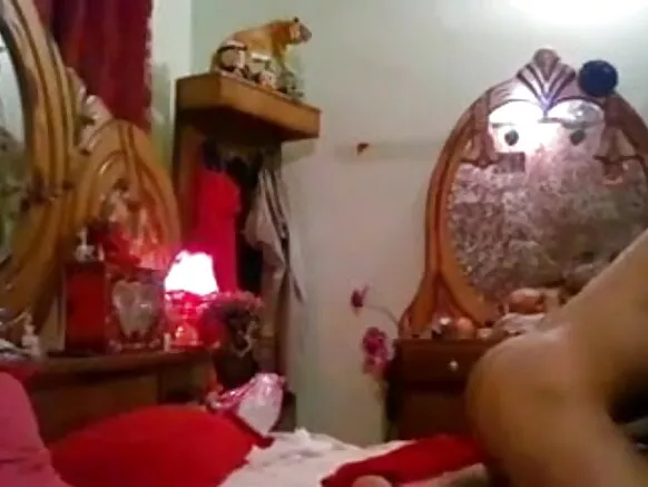 ഹിന്ദി ലൂണിനായി ലഖ്‌നൗ ഇന്ത്യൻ ദമ്പതികൾ