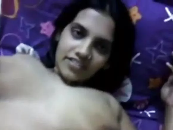 ചില ഭർത്താക്കന്മാർ സെക്‌സി സിനിമ കാണുമ്പോൾ സെക്‌സിയായ ഭാര്യയെ കാണിക്കുന്നു.