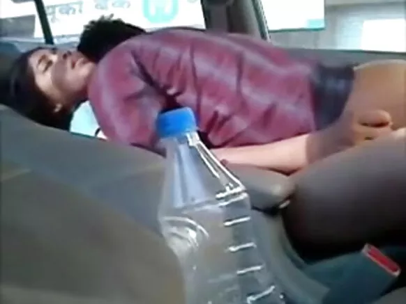 ഹിന്ദി സെക്‌സി മൂവി മെ ചുഡായി വീഡിയോ അവളുടെ കാർ എല്ലാവരും നോക്കുന്ന തരത്തിൽ കാണപ്പെടുന്നു