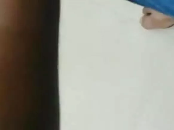 വേലക്കാരിയുടെ ഓൺലൈൻ സെക്സി ബ്ലൂ വീഡിയോ ഷോ