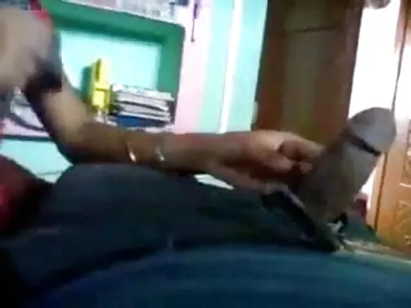 ബംഗ്ലാദേശി പെൺകുട്ടി പരിച്ഛേദന ചെയ്ത കാർ ഡ്രൈവർ ദേശി സഞ്ജയ് ദത്തിൻ്റെ സെക്‌സി വീഡിയോ ഇഷ്ടപ്പെടുന്നു
