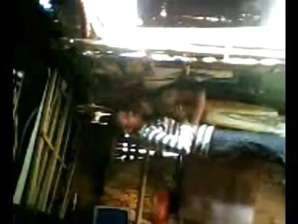 ഹിന്ദിയിൽ അയൽവാസിയായ സെക്സി സിനിമയുമായി നഗരത്തിലെ പെൺകുട്ടി സെക്സ്