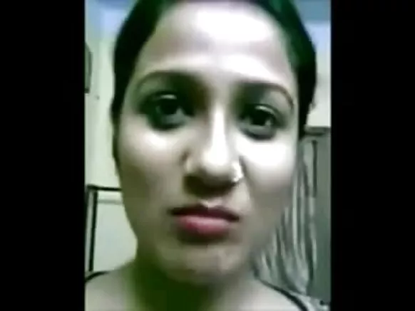 ഇന്ത്യയിലെ സുന്ദരിയായ സ്ത്രീ സെക്‌സി മൂവി കാണിക്കുന്നു എച്ച്‌ഡി സ്ത്രീ തുറന്ന മുലകൾ