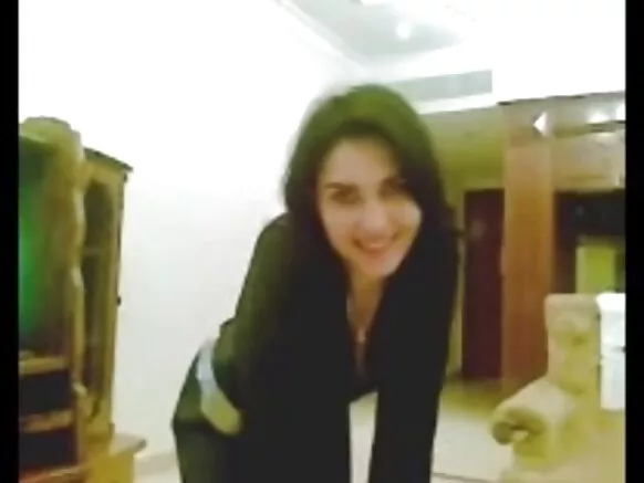 മനോഹരമായ അറബ് AFE കുഴി