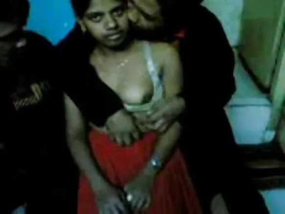 സെക്സ് ഫോട്ടോകൾ പങ്കിടുന്നത് ബിപി കെയറിംഗാണ്