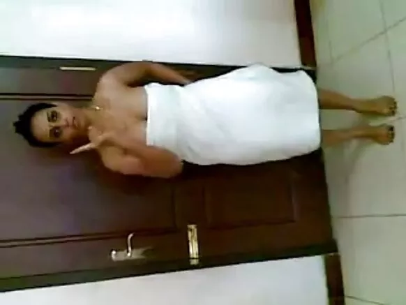 ഇന്ത്യൻ സെക്‌സി ലേഡി ഫുൾ എച്ച്‌ഡി ഇംഗ്ലീഷ് ഹോം മേഡ് ഷോ