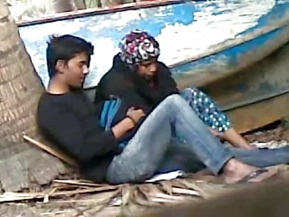ബംഗ്ലാദേശി യുവ ആൻ്റി ആൻ്റിയുമൊത്തുള്ള ഇൻഡോസ്തെനിക് സെക്സ് ഫിലിം