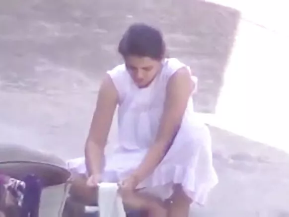 പാൻ്റി റോസയിൽ സുന്ദരിയായ ബാംഗ്ലൂർ പെൺകുട്ടി സണ്ണി ലിയോണിൻ്റെ സെക്‌സി വീഡിയോ ഫിലിം ബാംഗ്ലൂർ