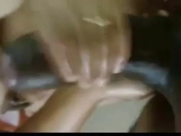 ഒരേ കിടപ്പുമുറിയിലെ കിടക്കയിൽ ഭാര്യ പങ്കിട്ട ദേശി ഹിന്ദി സെക്‌സ് ഫോട്ടോ