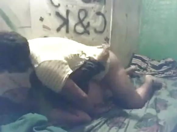 ഇന്ത്യൻ സെക്‌സ് സിനിമയുടെ ആരാധകനായ പുതിയ ഇന്ത്യൻ ദമ്പതികൾ