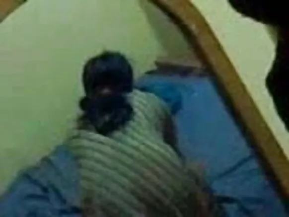 Desi aunty hindi hd സെക്‌സി മൂവി അമ്മായി ഭർത്താവുമായി ലൈംഗിക ബന്ധത്തിൽ ഏർപ്പെടുന്നത് രഹസ്യമായി വീഡിയോ പകർത്തി