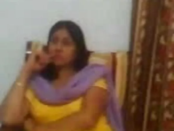 ഇന്ത്യൻ ഇന്ത്യ സെക്‌സ് വീഡിയോ ഒരു ഇന്ത്യൻ ആൻ്റി തൻ്റെ വലിയ മുലകൾ കാണിക്കുന്ന സെക്‌സി സെക്‌സി മൈൻ വീഡിയോ
