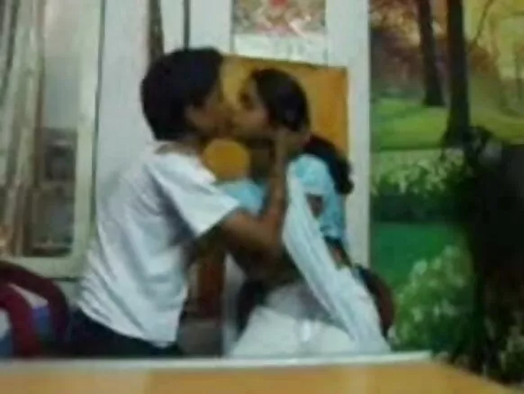 bf xxx പെൺകുട്ടി കോഴി മുലകുടിക്കുന്ന പെൺകുട്ടികളെ പിടികൂടി സെക്‌സി മൂവി hd