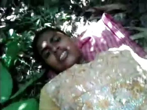 ദേശി പെൺകുട്ടി ജംഗിൾ ഭാഗം സെക്‌സി മൂവി പ്രോഗ്രാം വീഡിയോ 2 ജംഗിൾ ഫക്ക് ചെയ്യുന്നു