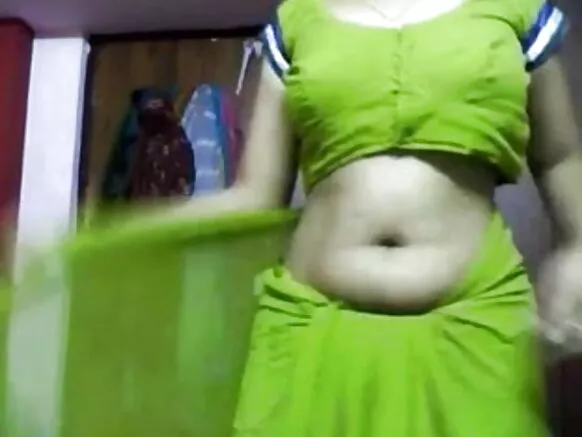 അവളുടെ അതിമനോഹരമായ ഈദ് സാരി ഇംഗ്ലീഷിലെ സെക്‌സി വീഡിയോ ടിറ്റ്സ് മൂവി