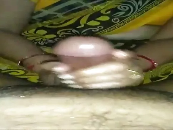 സെക്‌സി മൂന്നാമത് എണ്ണ നൽകുന്ന ദേശി ഭാഭി