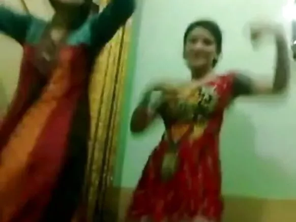 നഗ്നയായ നഗ്നയായ അമ്മായി പാക്കിസ്ഥാൻ നൃത്തം ചെയ്യുന്ന സെക്‌സി സിനിമ bf ഹിന്ദി ആസ്വദിക്കുന്നു